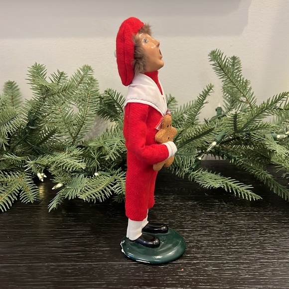 Byers’ Choice Caroler - Picture 3 of 7